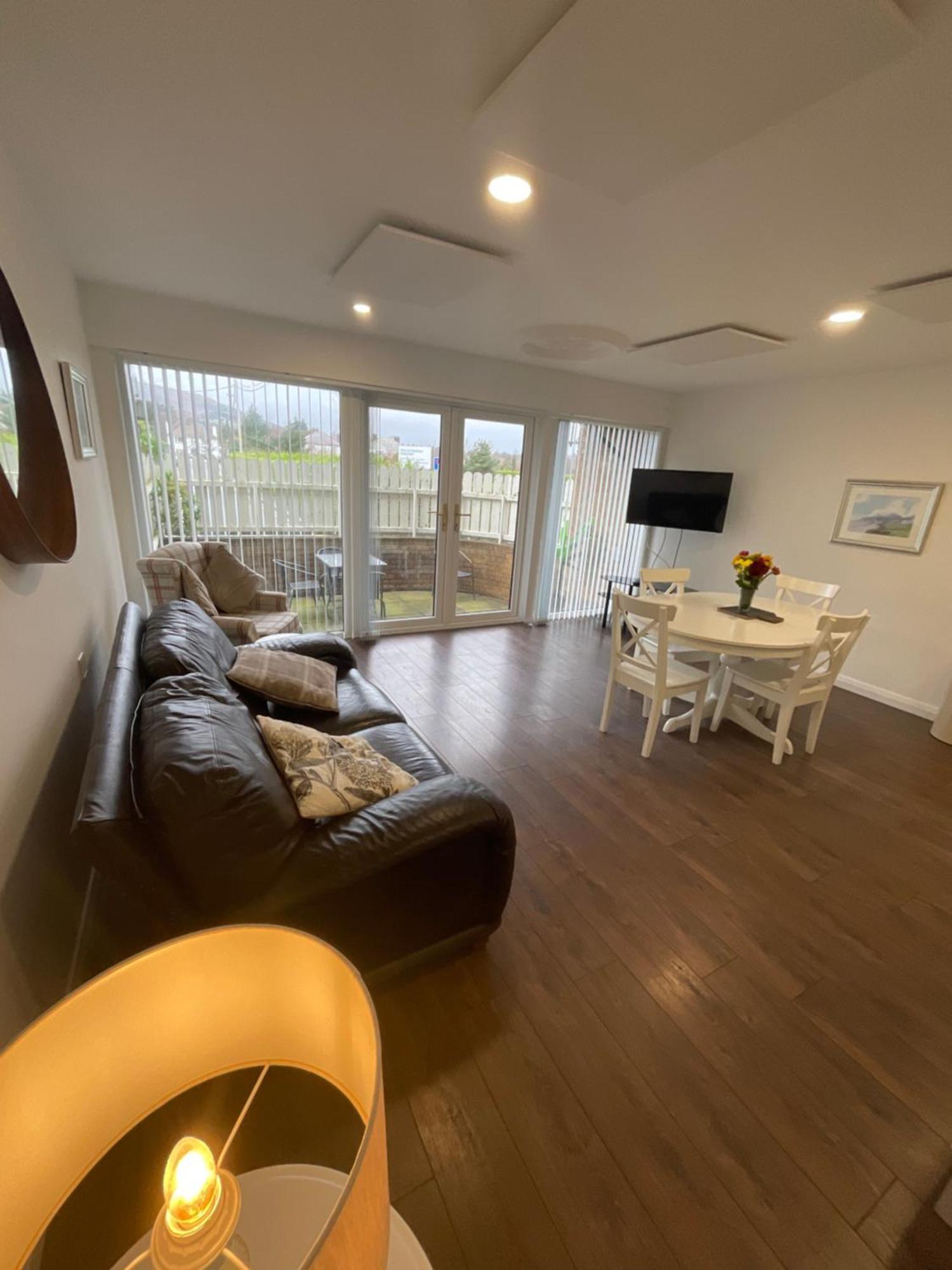 Park Avenue Apartment Нюкасъл Екстериор снимка