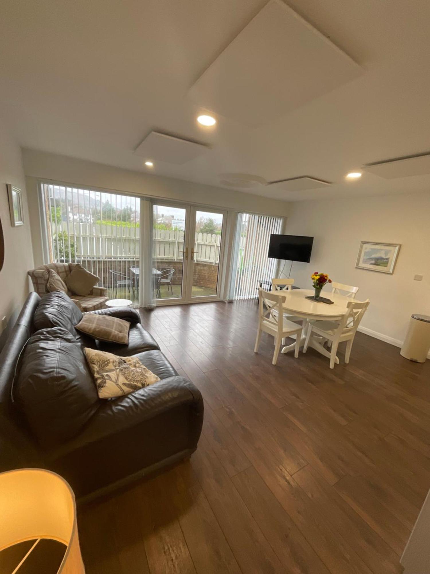 Park Avenue Apartment Нюкасъл Екстериор снимка