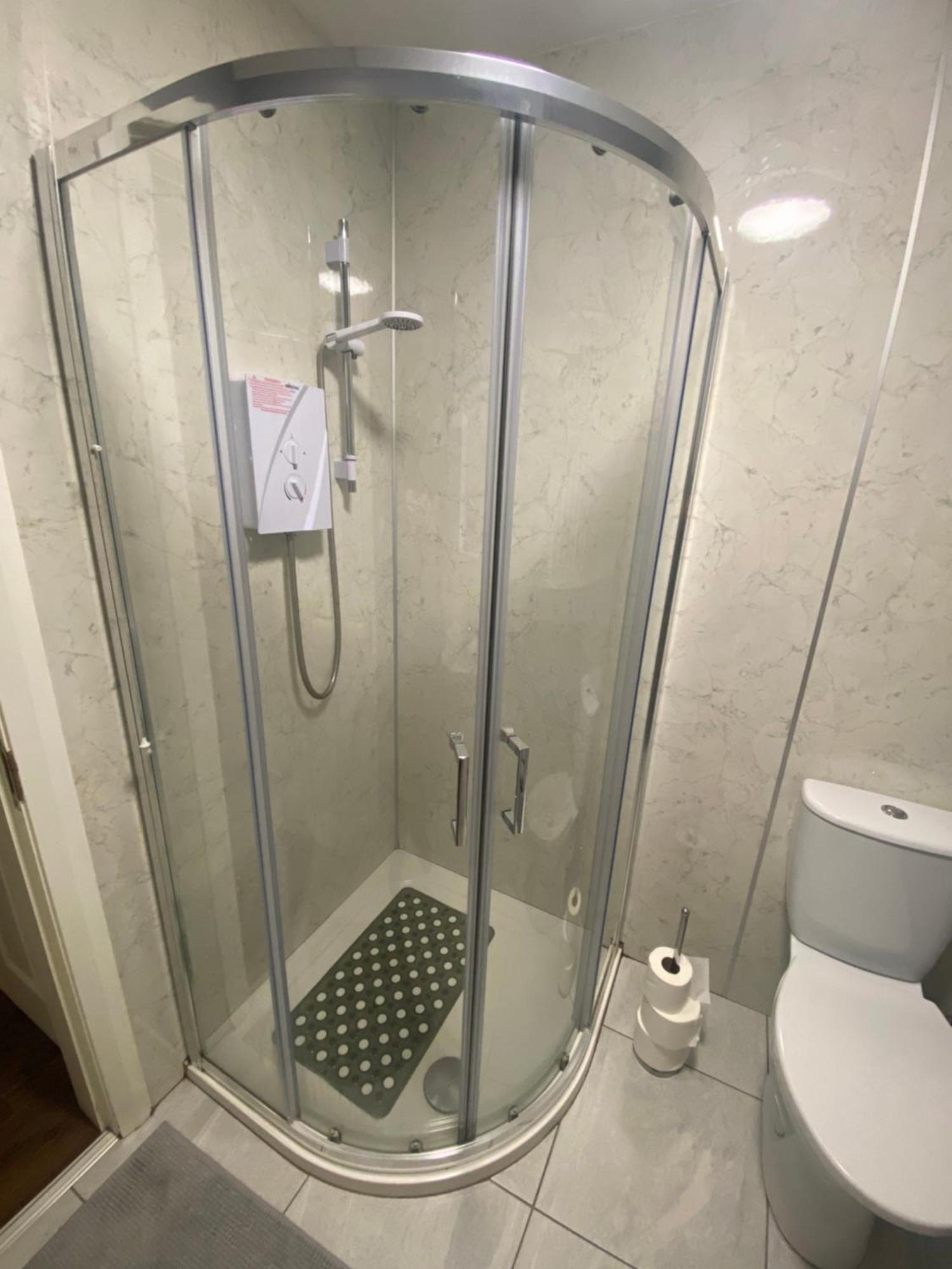 Park Avenue Apartment Нюкасъл Екстериор снимка